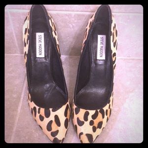 Steve Madden animal print pumps